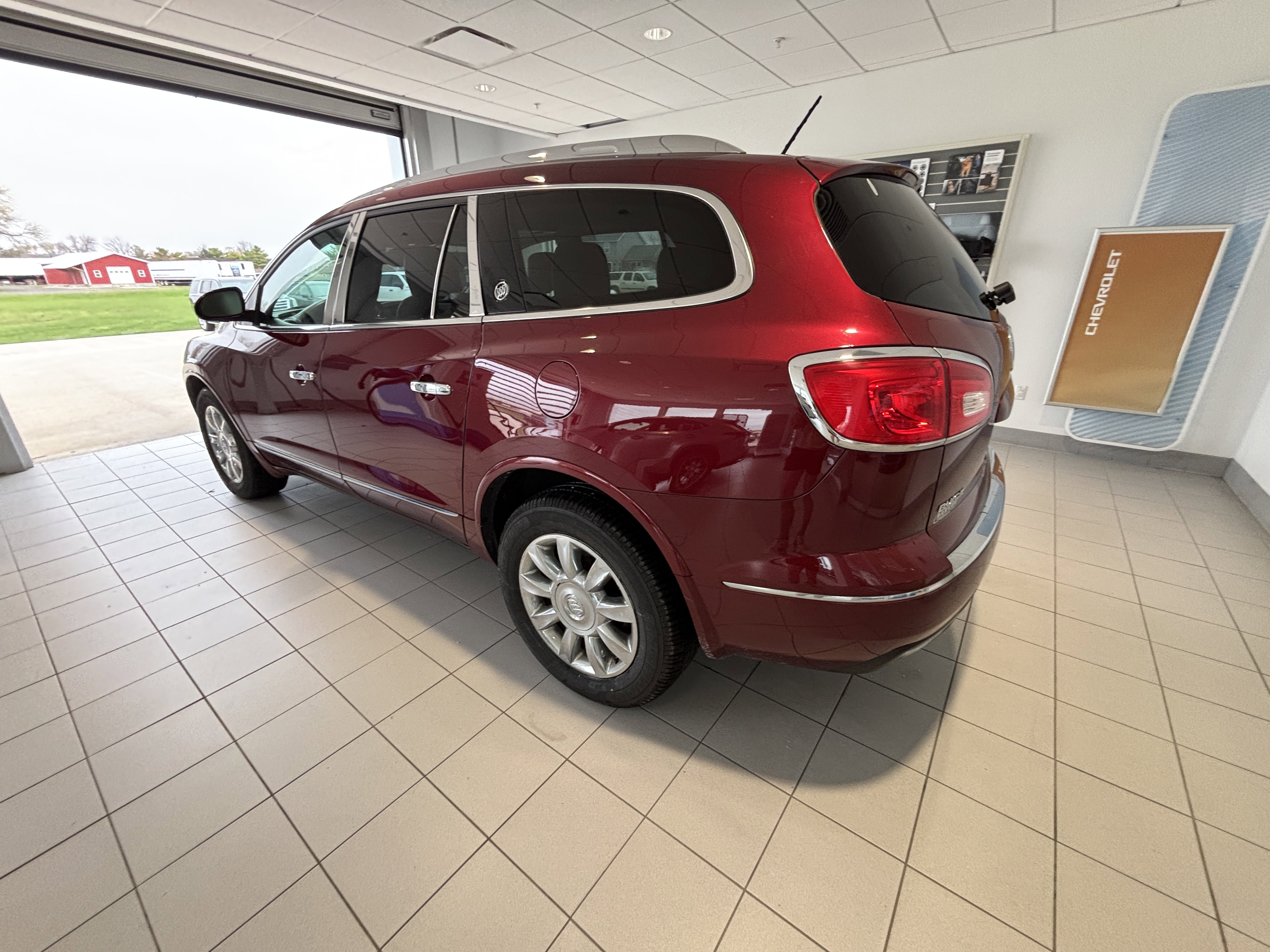 Used 2015 Buick Enclave Premium image 3