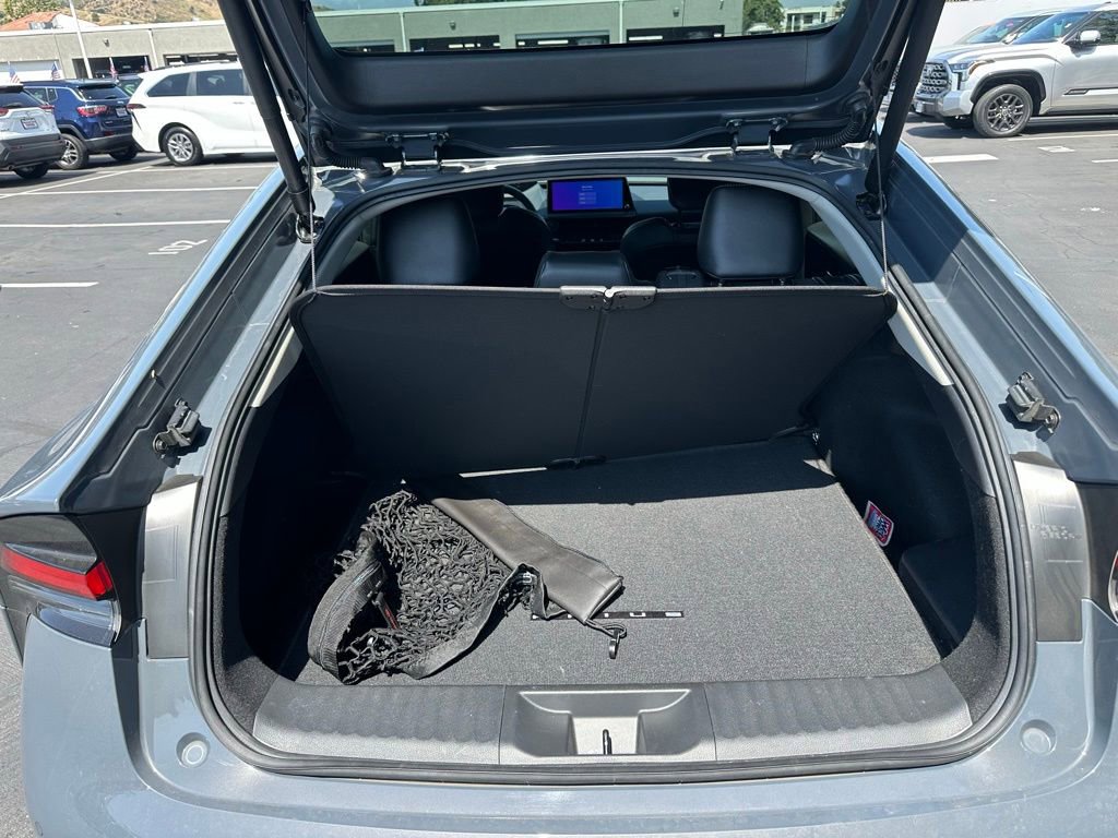 Used 2023 Toyota Prius Limited FWD image 5