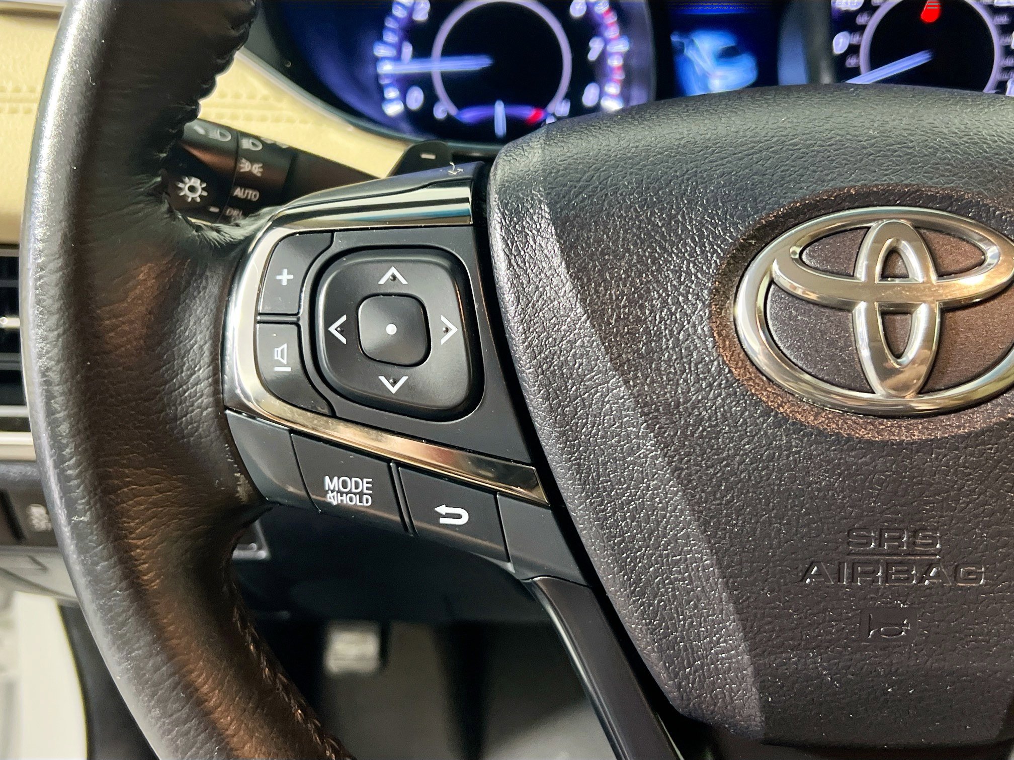 Used 2018 Toyota Avalon XLE Premium image 18