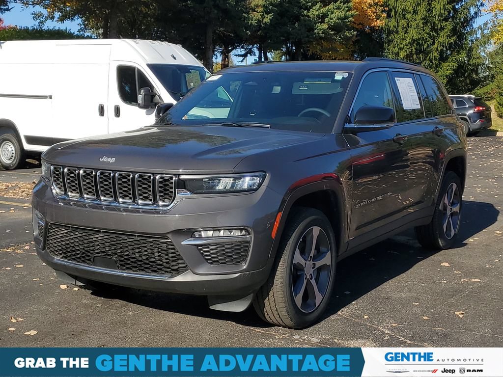 Certified 2024 Jeep Grand Cherokee Limited AWD/4WD image 2