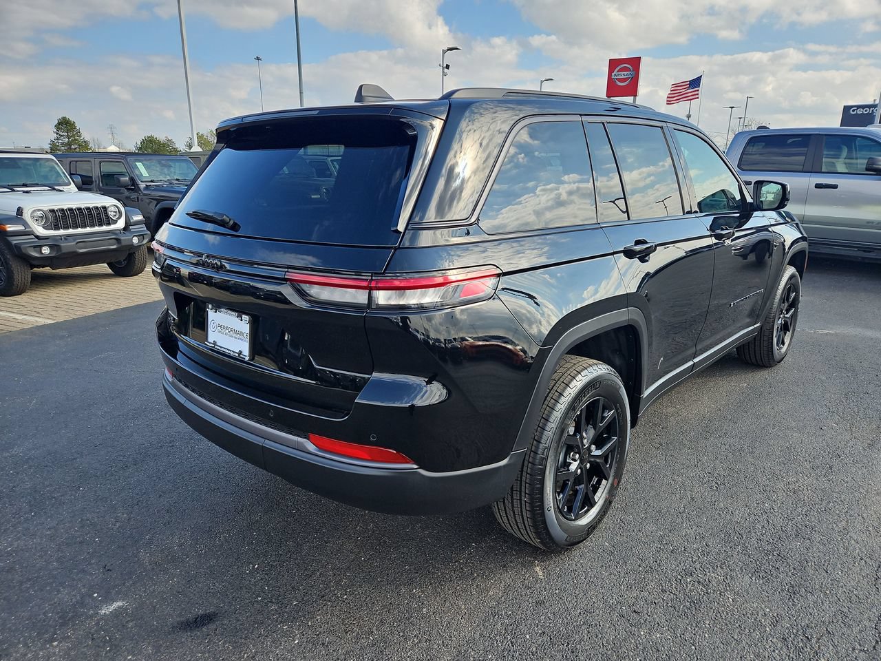 New 2026 Jeep Grand Cherokee Altitude AWD/4WD image 7