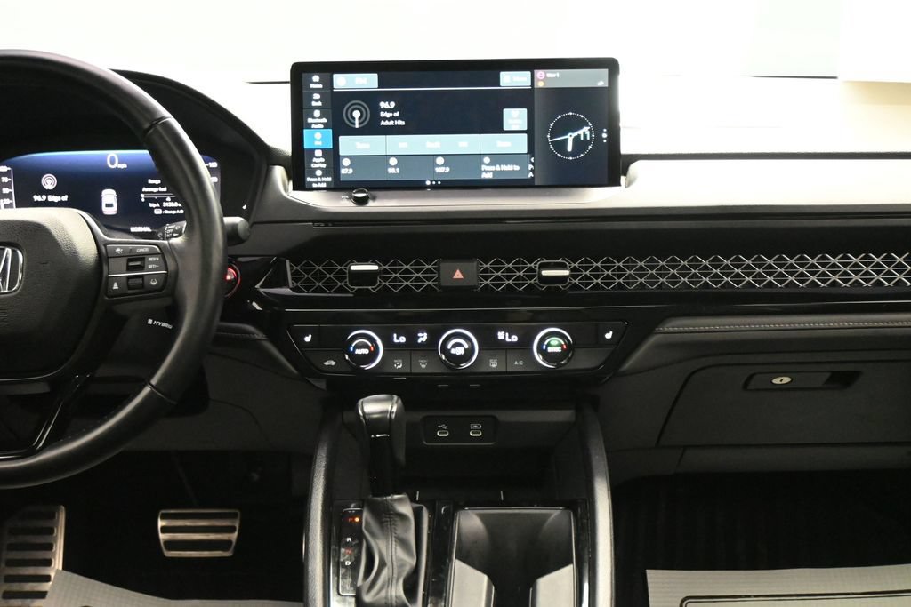 Used 2025 Honda Accord Sport image 19