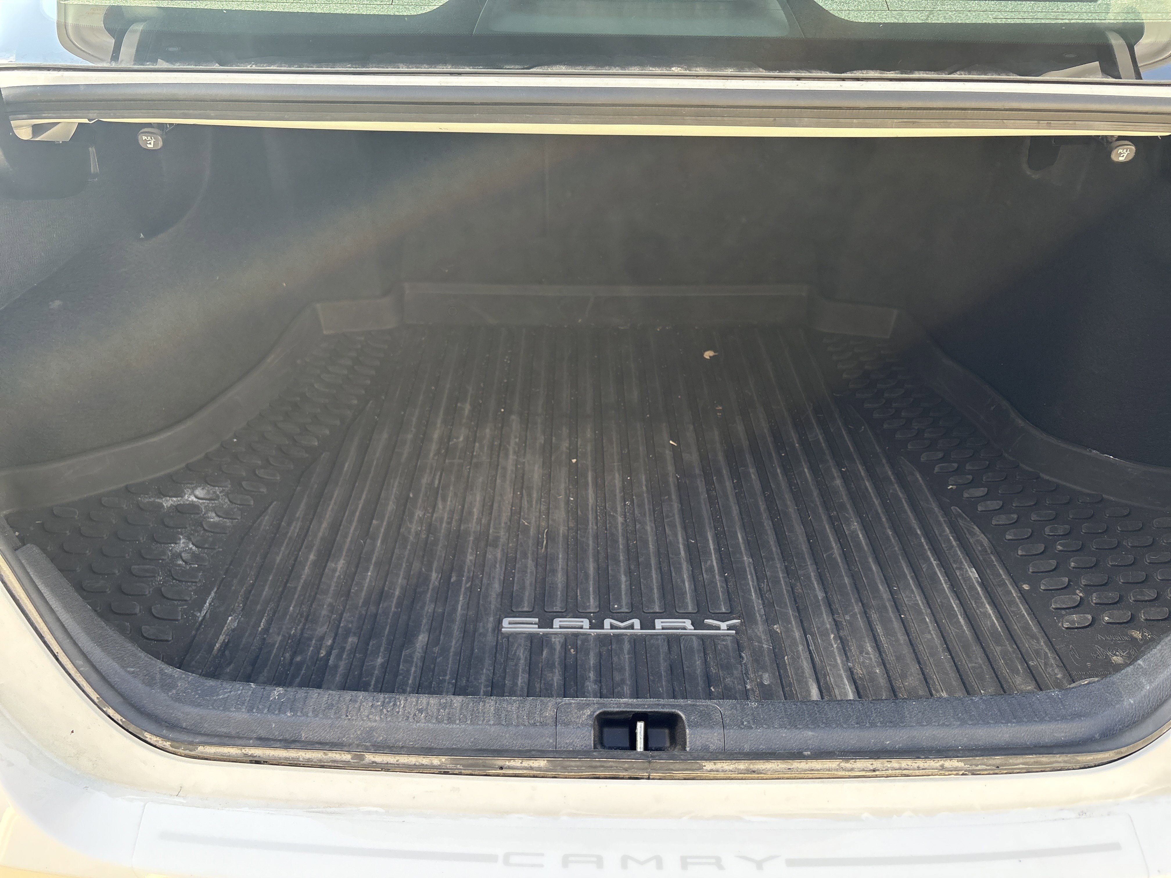 Used 2022 Toyota Camry LE image 31