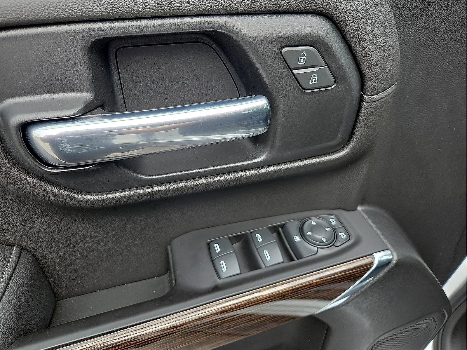 Used 2020 GMC Sierra 1500 Elevation w/ Elevation Value Package image 15