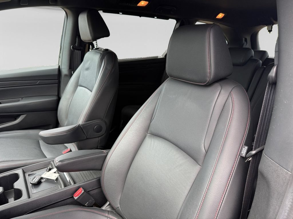 Used 2025 Honda Odyssey Sport-L image 23