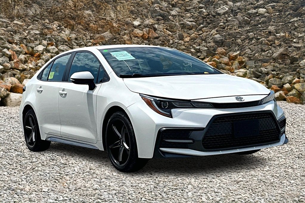 Used 2021 Toyota Corolla XSE image 11
