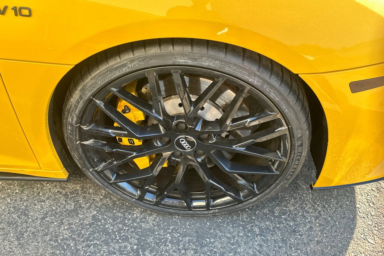 Used 2020 Audi R8 V10 w/ Carbon Exterior Package image 4