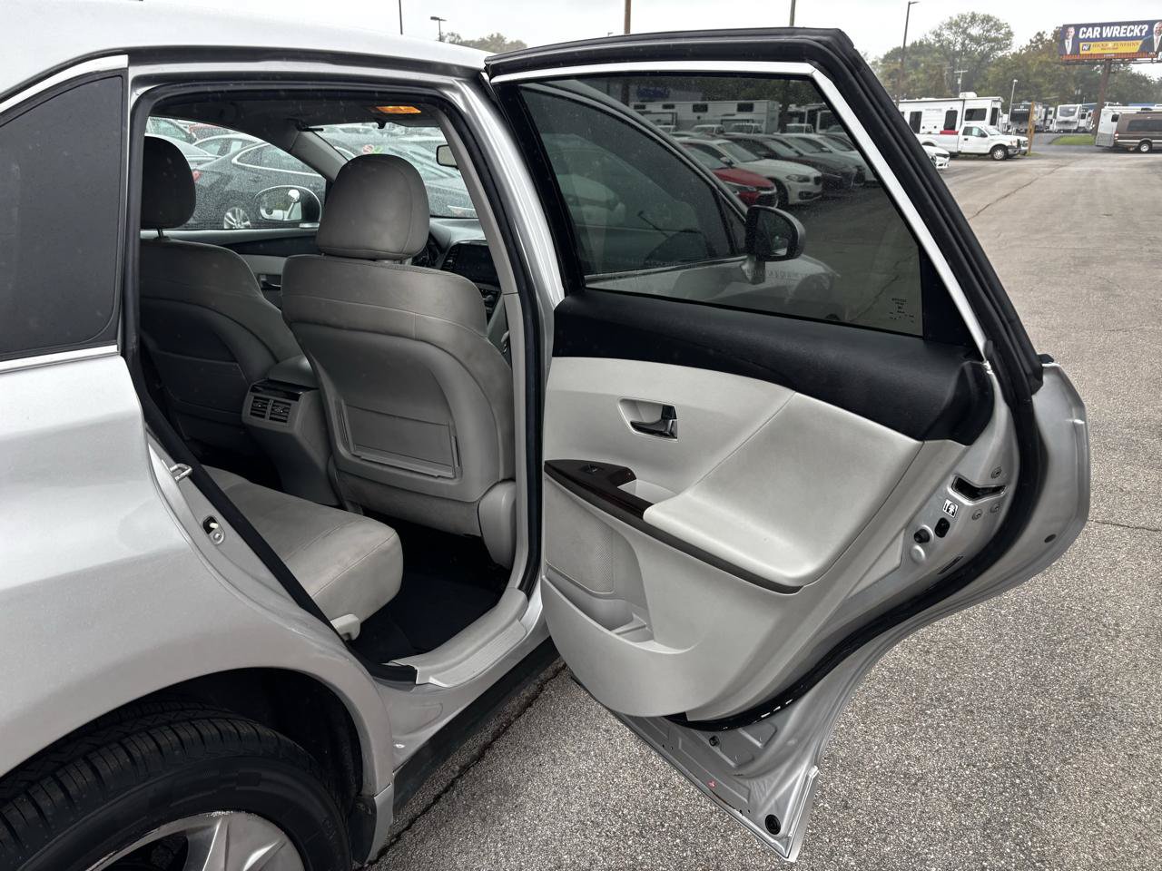 Used 2011 Toyota Venza AWD w/ Convenience Pkg image 11