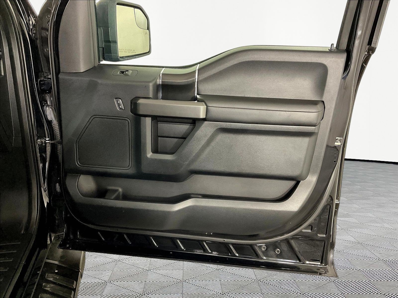 Used 2018 Ford F150 XLT w/ Equipment Group 302A Luxury AWD/4WD image 29
