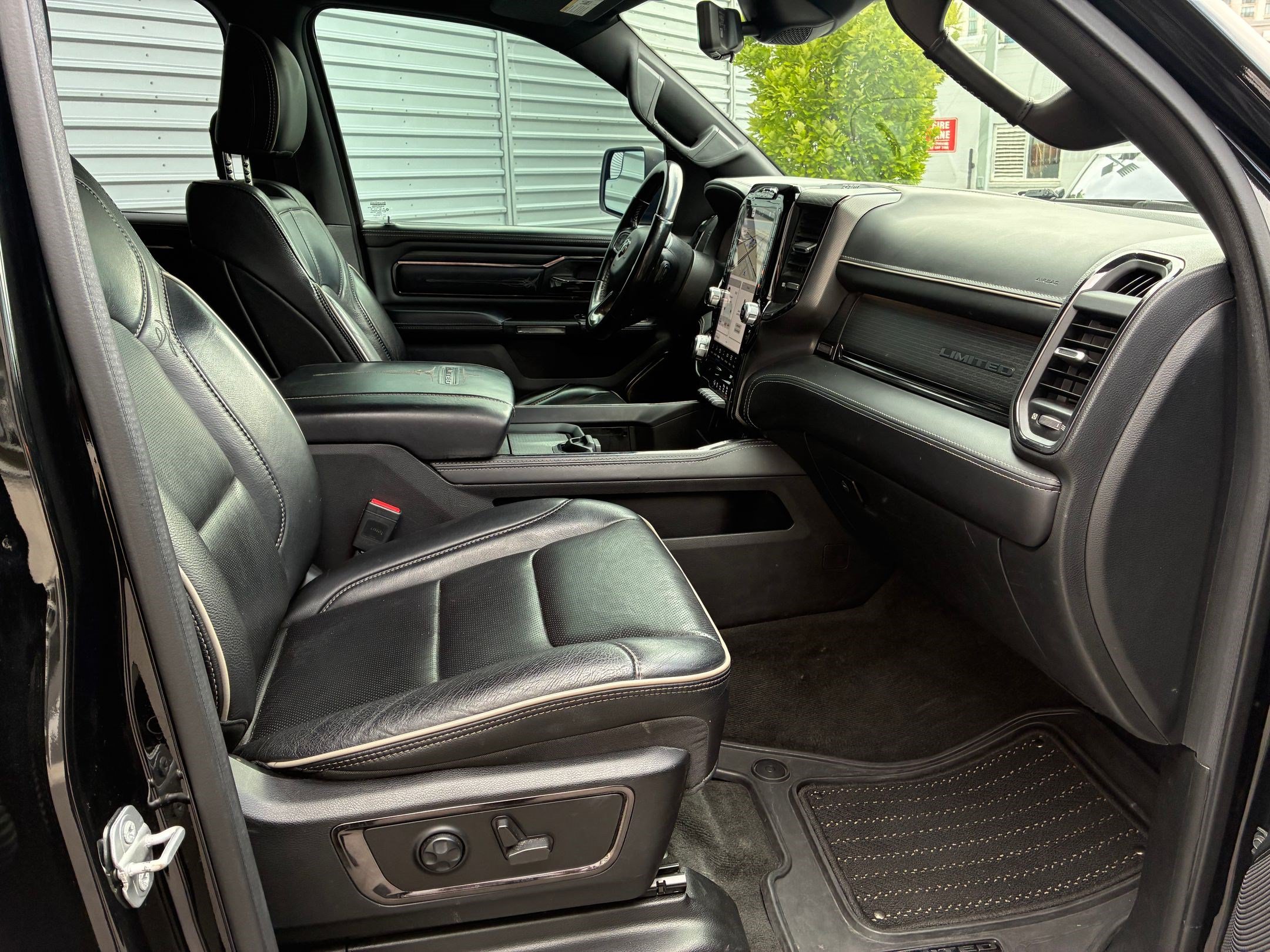 Used 2022 RAM 1500 Limited AWD/4WD image 26