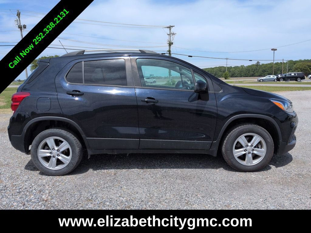 Used 2022 Chevrolet Trax LT w/ Driver Confidence Package AWD/4WD image 3