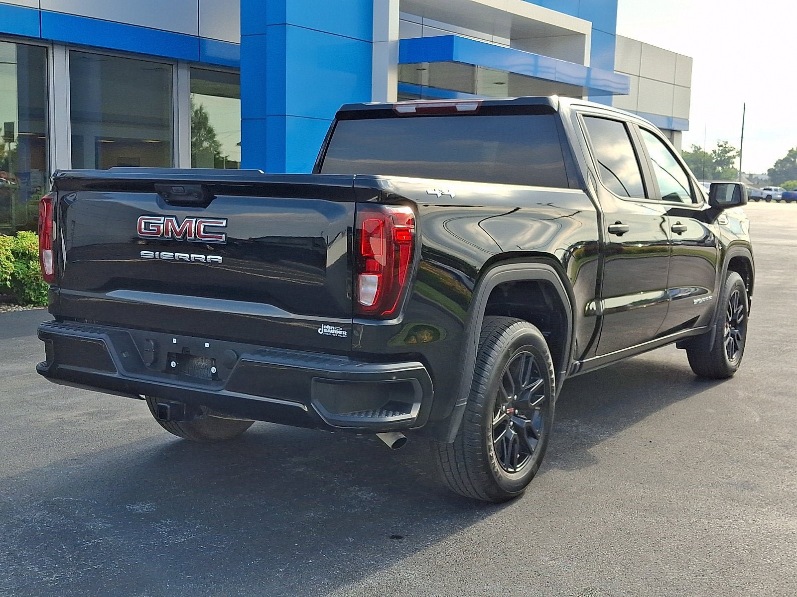 Used 2024 GMC Sierra 1500 Pro w/ Graphite Edition AWD/4WD image 6