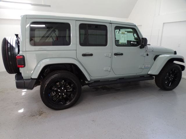 Certified 2023 Jeep Wrangler Unlimited Sahara w/ Cold Weather Group AWD/4WD image 23