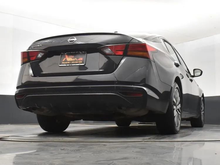 Used 2025 Nissan Altima 2.5 SV image 13