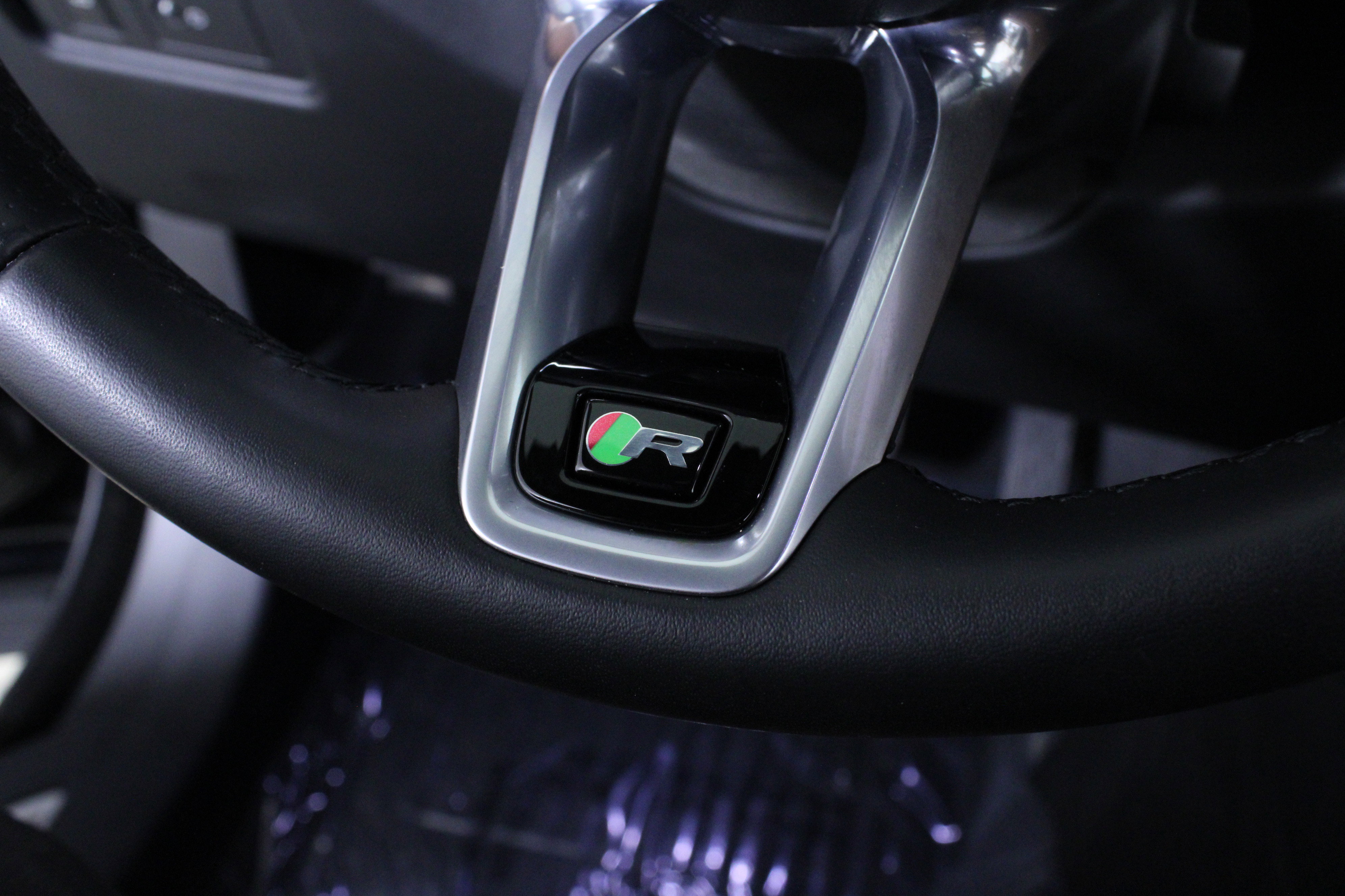 Used 2023 Jaguar F-PACE R-Dynamic S image 23