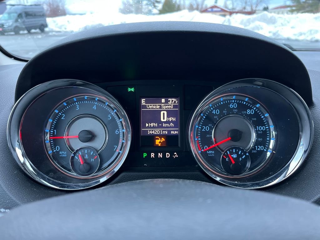 Used 2016 Chrysler Town & Country Touring w/ Driver Convenience Group image 15