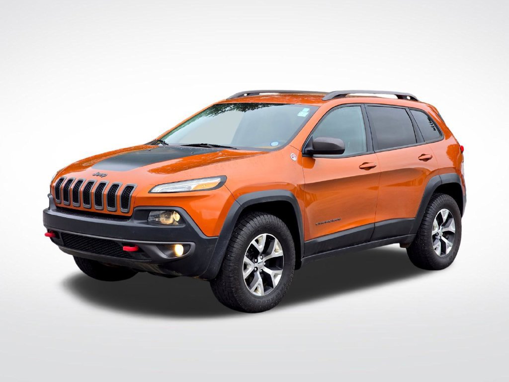 Used 2016 Jeep Cherokee Trailhawk w/ Cold Weather Group AWD/4WD image 2