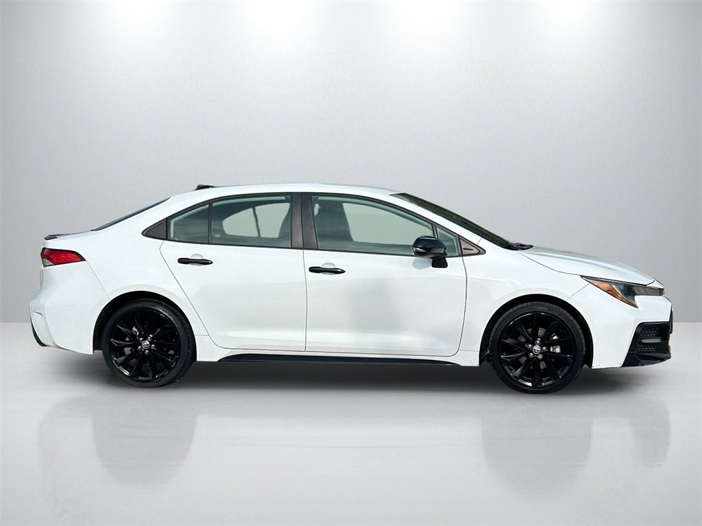 Used 2022 Toyota Corolla SE image 4