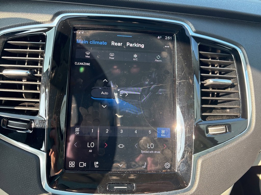 Certified 2023 Volvo XC90 B5 Plus image 23