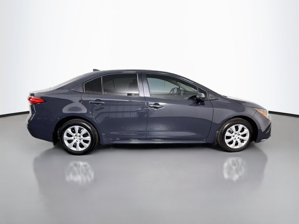 Used 2025 Toyota Corolla LE FWD image 11