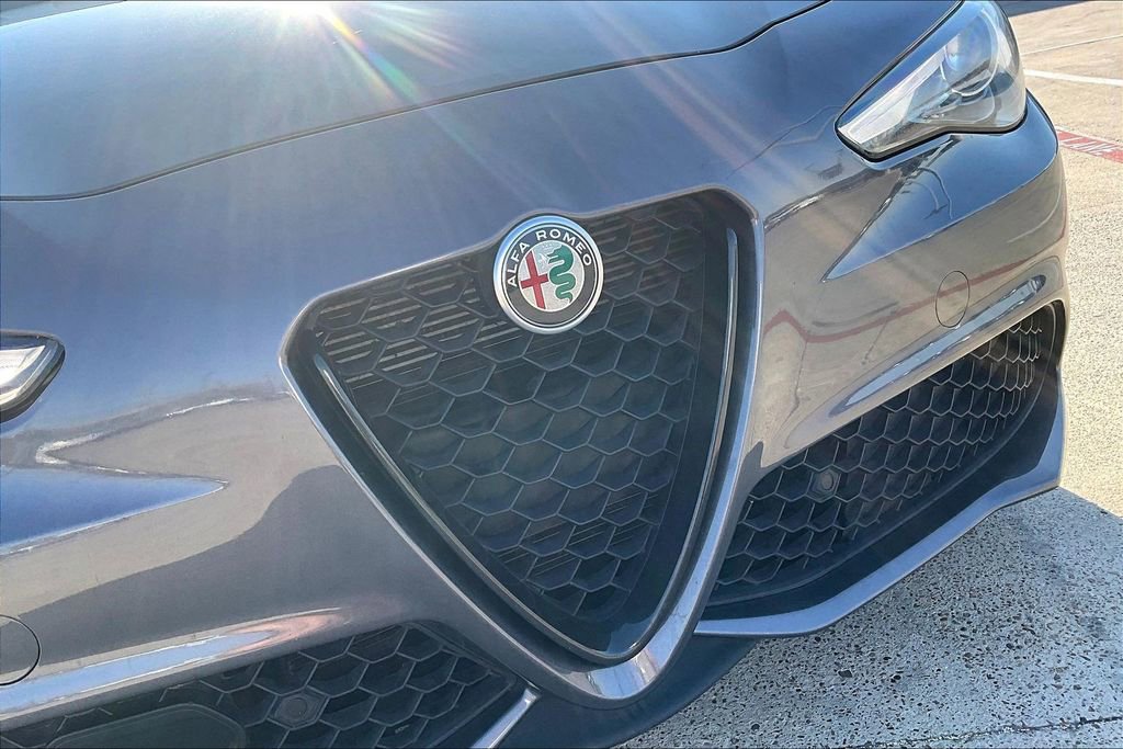 Used 2022 Alfa Romeo Giulia Veloce RWD image 34