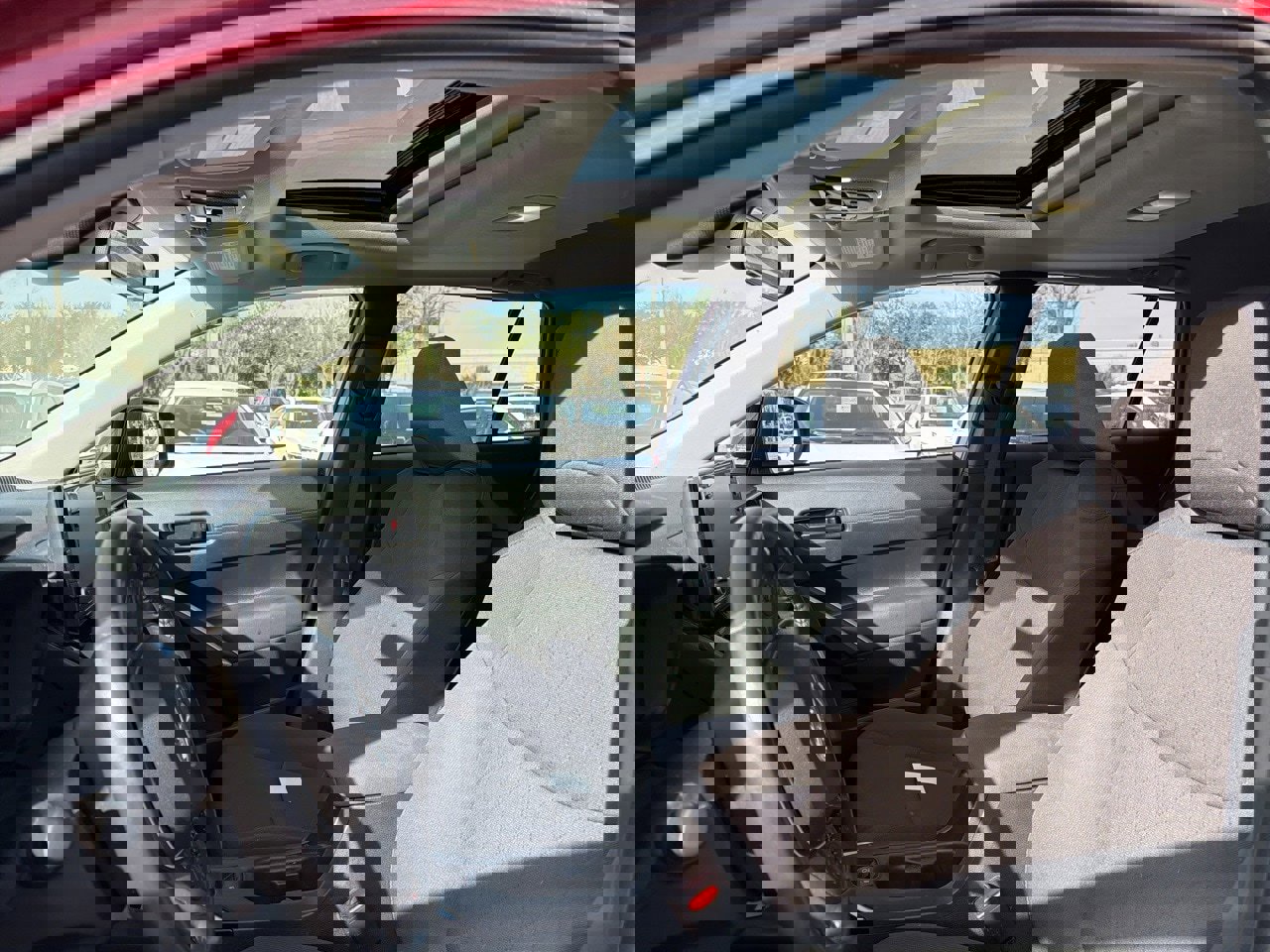 Used 2022 Toyota Corolla Cross LE image 9