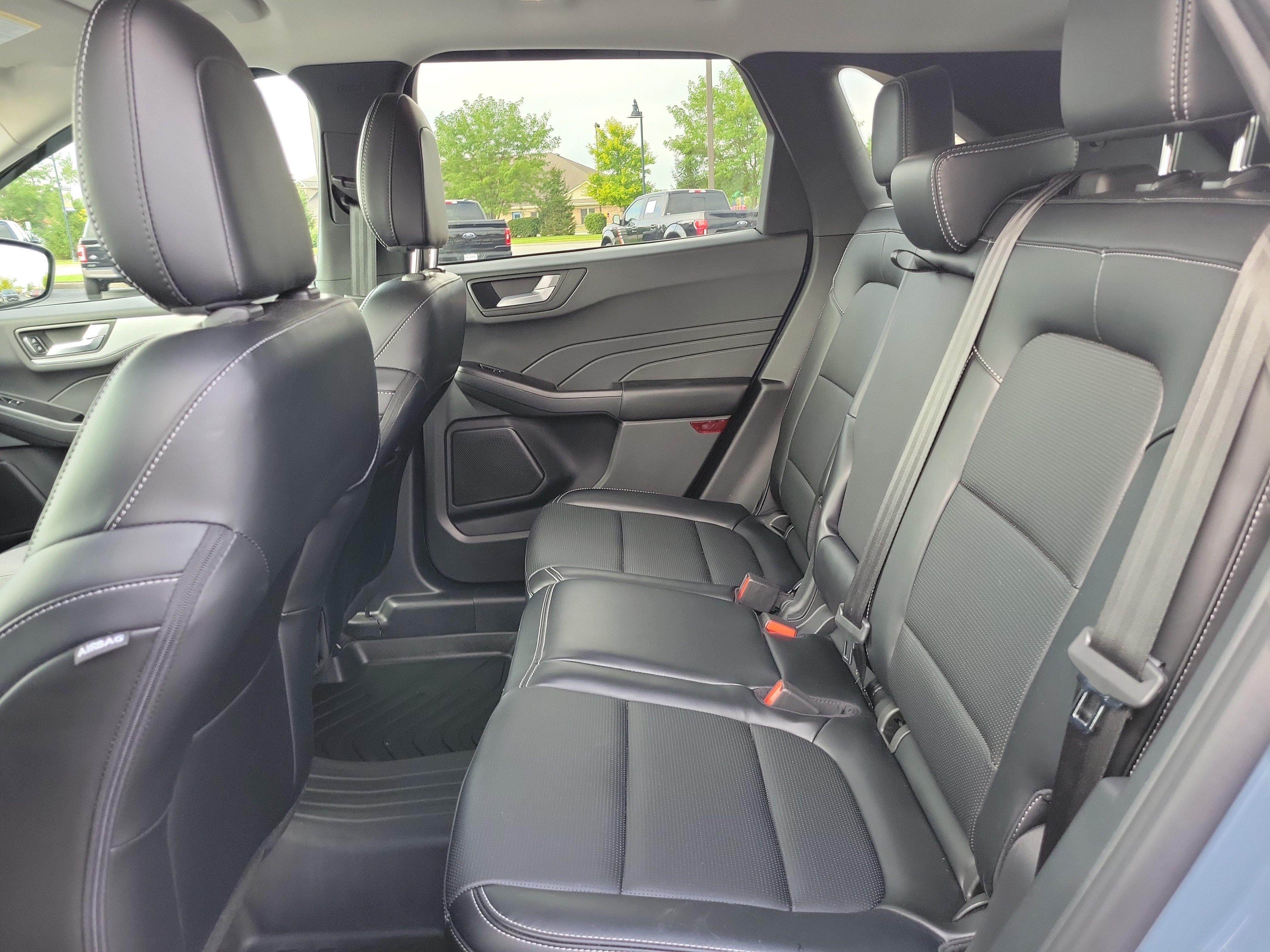 Used 2025 Ford Escape Platinum AWD/4WD image 13
