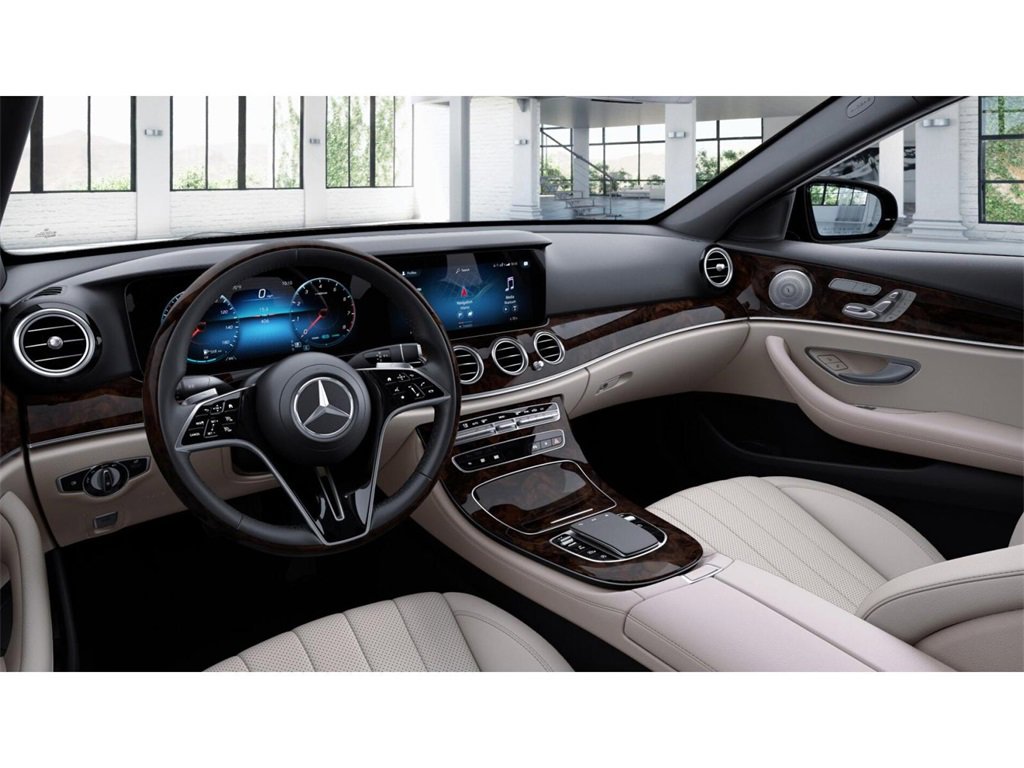 Used 2022 Mercedes-Benz E 350 4MATIC Sedan image 3