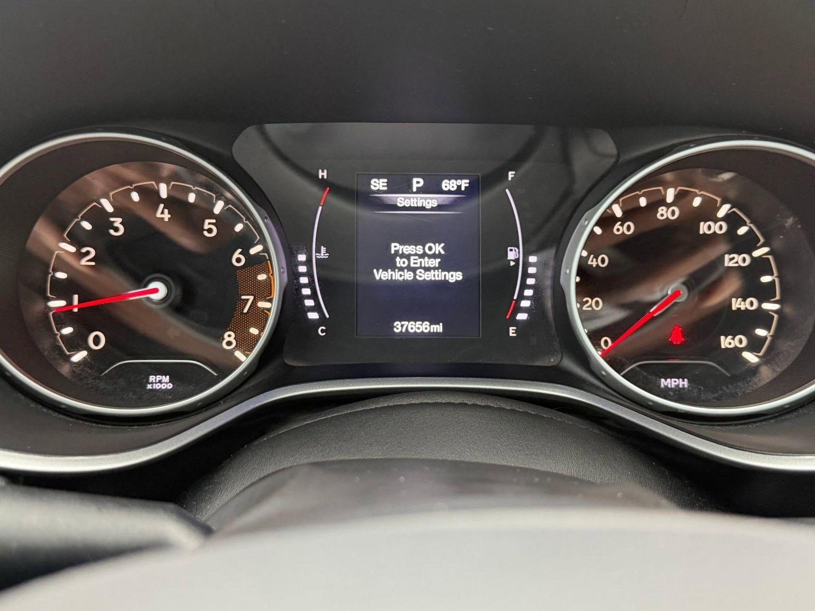 Used 2018 Jeep Compass Latitude FWD image 18