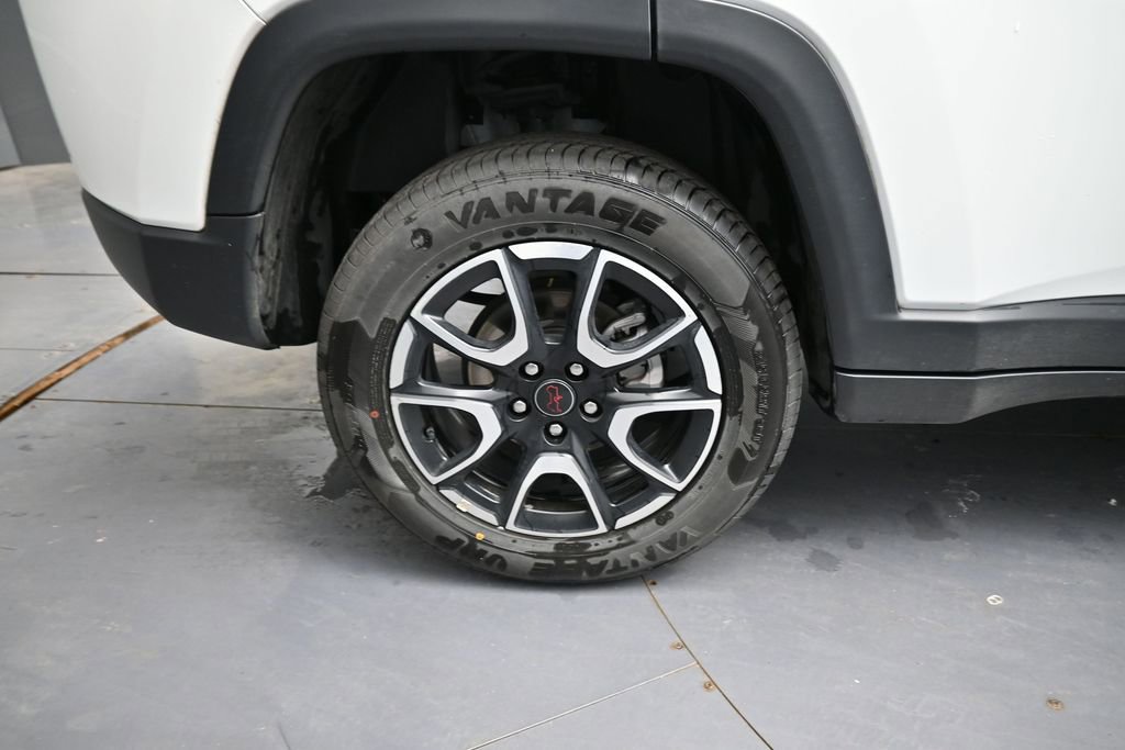 Used 2025 Jeep Compass Trailhawk AWD/4WD image 17