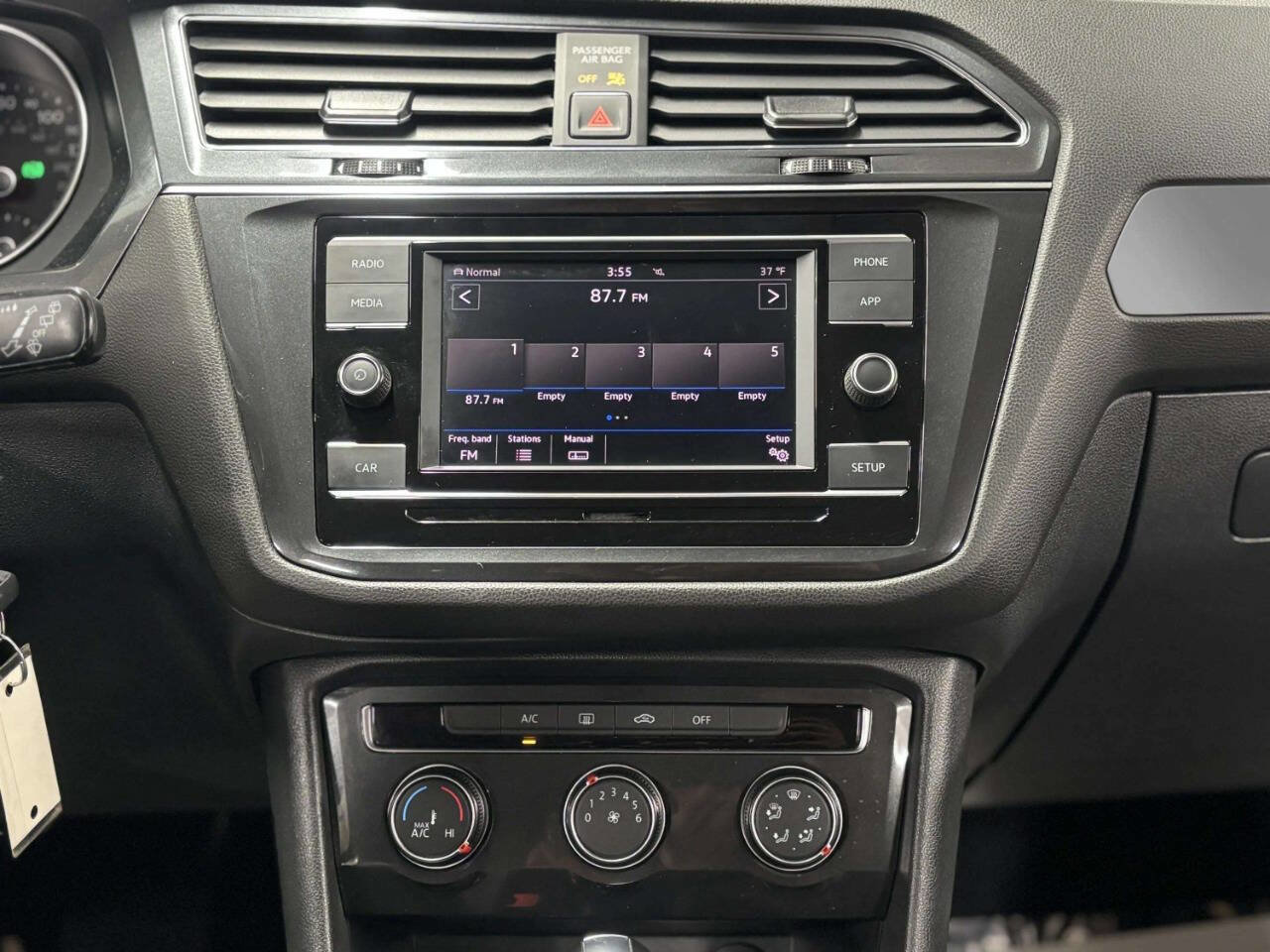 Used 2018 Volkswagen Tiguan S w/ 3rd Row Seat Package image 22