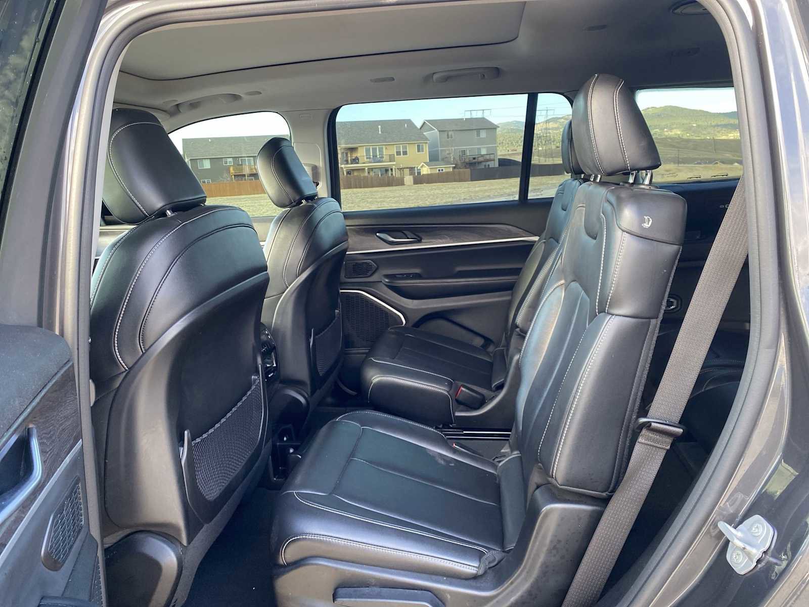 Certified 2022 Jeep Grand Cherokee L Limited w/ Black Appearance Package image 38