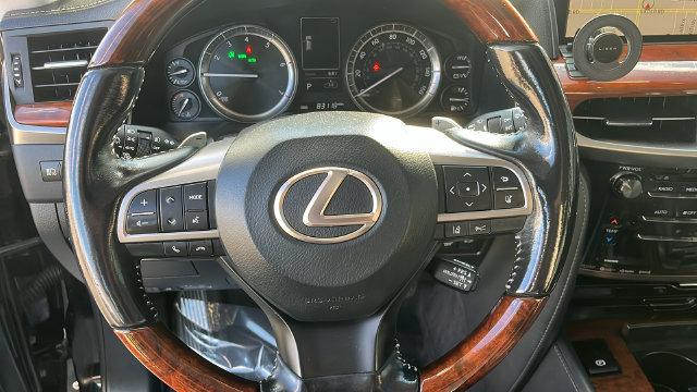 Used 2017 Lexus LX 570 4WD w/ Luxury Package image 7