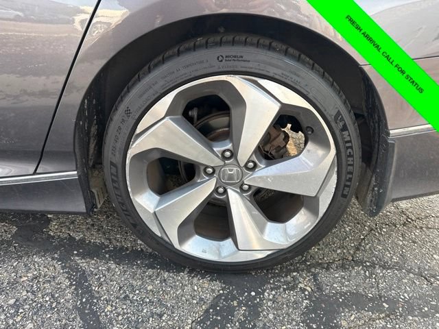 Used 2018 Honda Accord Touring image 4