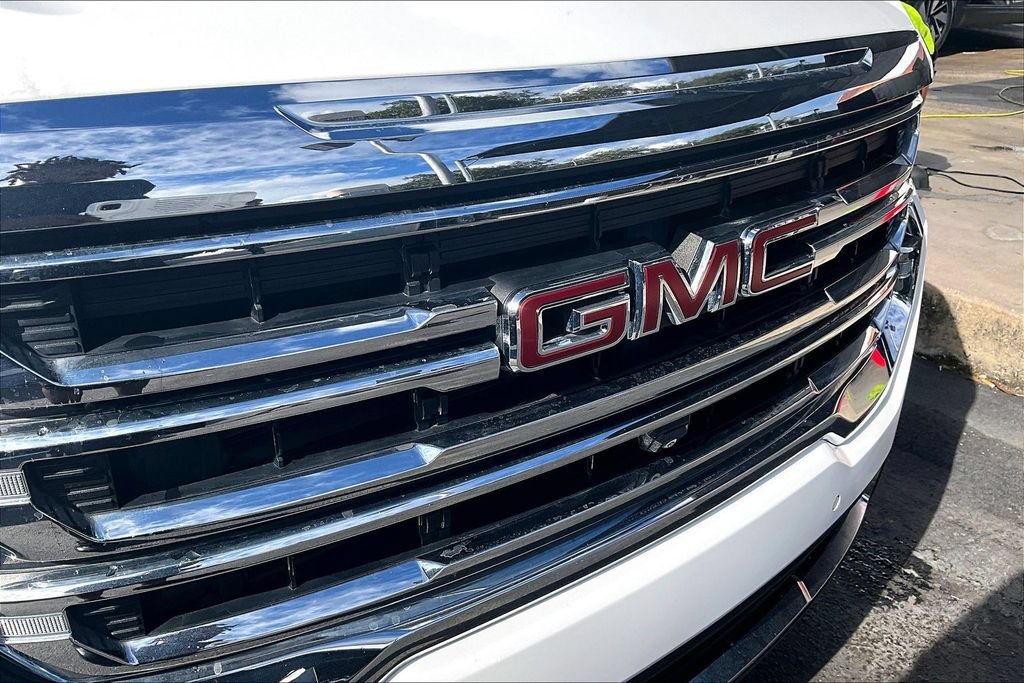 Used 2022 GMC Acadia SLT w/ Technology Package FWD image 33