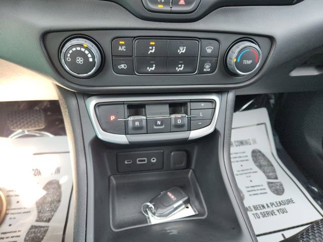 Used 2024 GMC Terrain SLE image 20