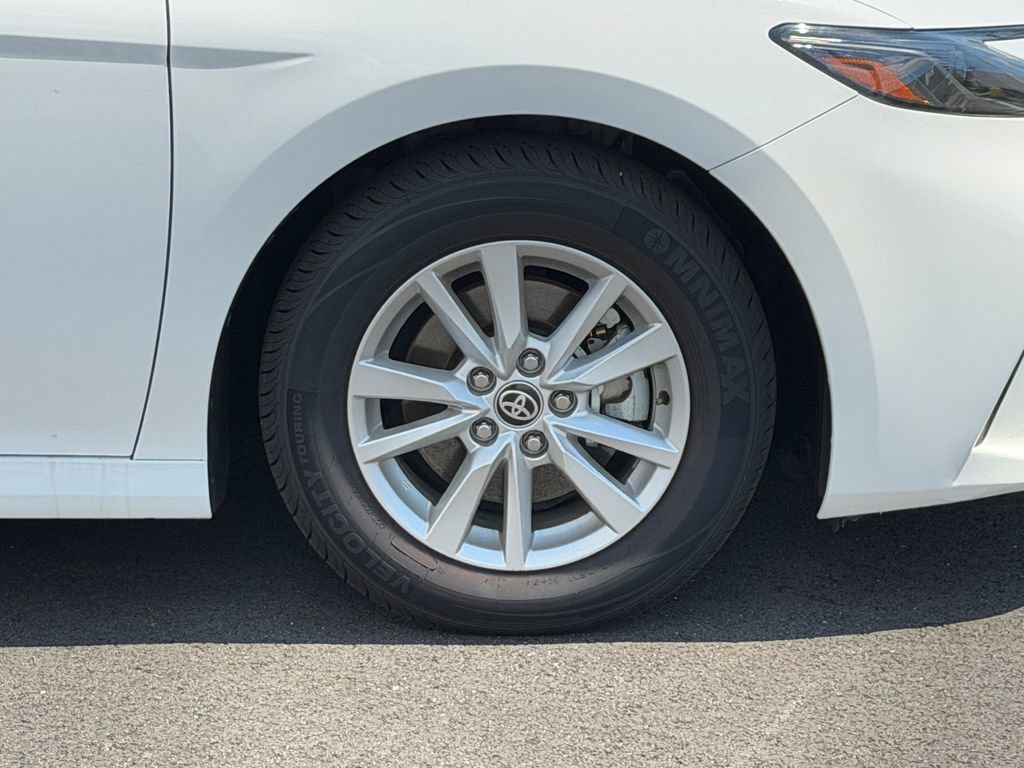 Used 2025 Toyota Camry LE FWD image 10