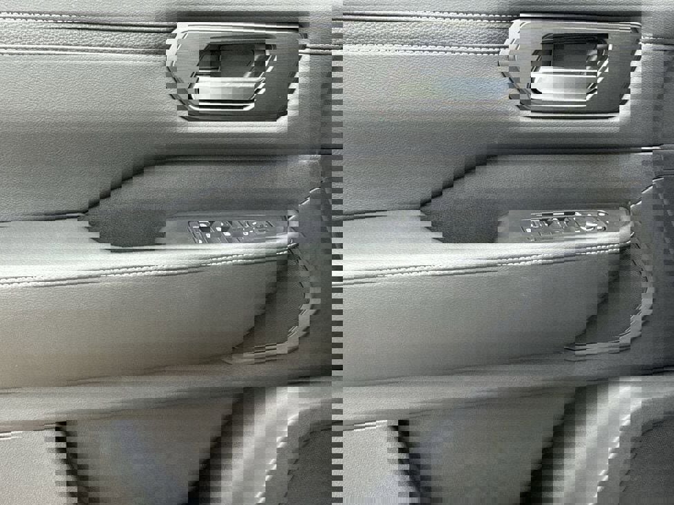 New 2026 Nissan Armada SV image 19