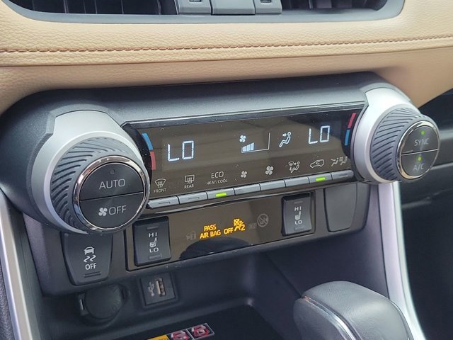 Used 2023 Toyota RAV4 XLE Premium image 29