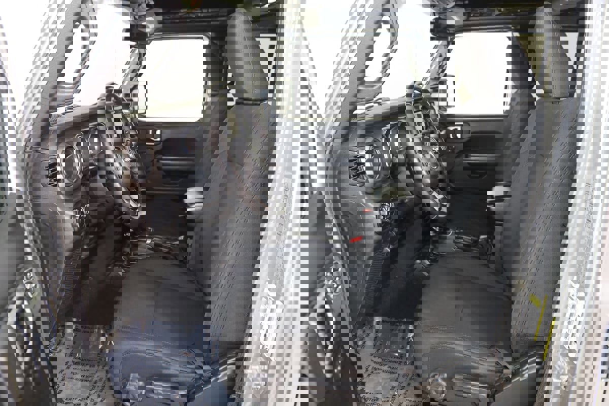 Used 2018 Jeep Wrangler Unlimited Sport S image 11