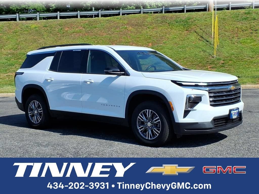Used 2025 Chevrolet Traverse LT
