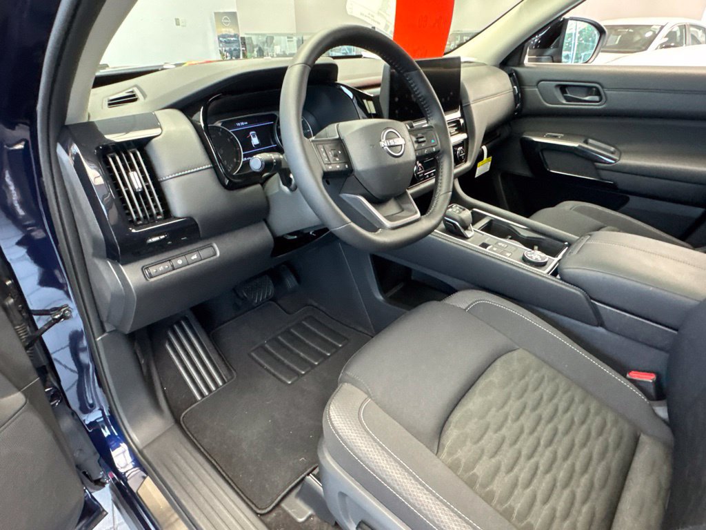New 2026 Nissan Pathfinder SV w/ SV Premium Package AWD/4WD image 8