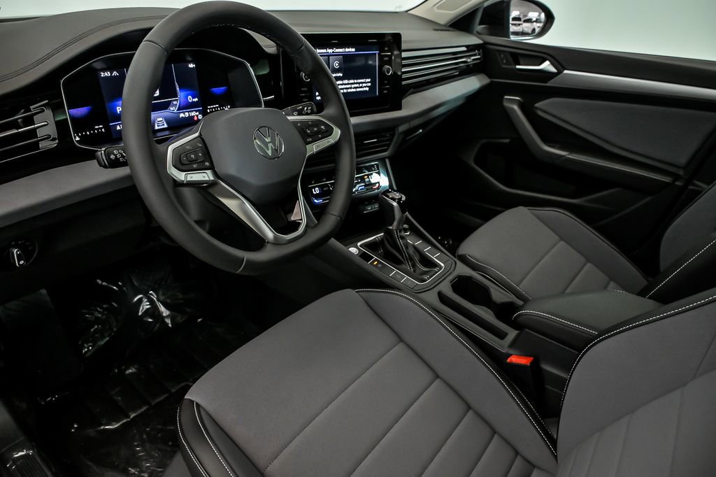New 2026 Volkswagen Jetta SE FWD image 6