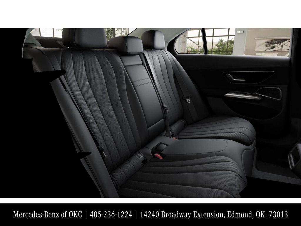 Used 2025 Mercedes-Benz E 350 Sedan image 5