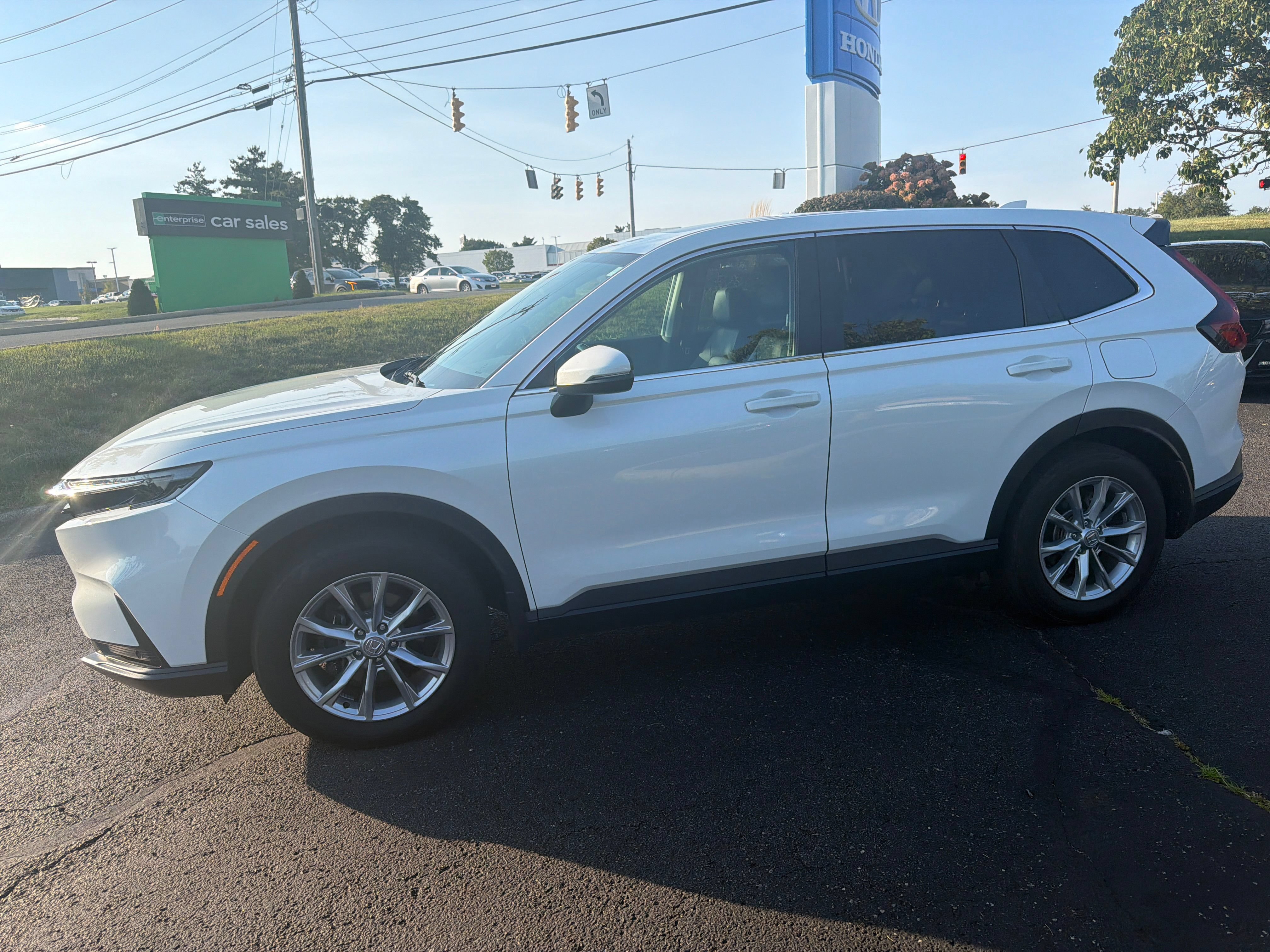 Used 2024 Honda CR-V EX-L image 6