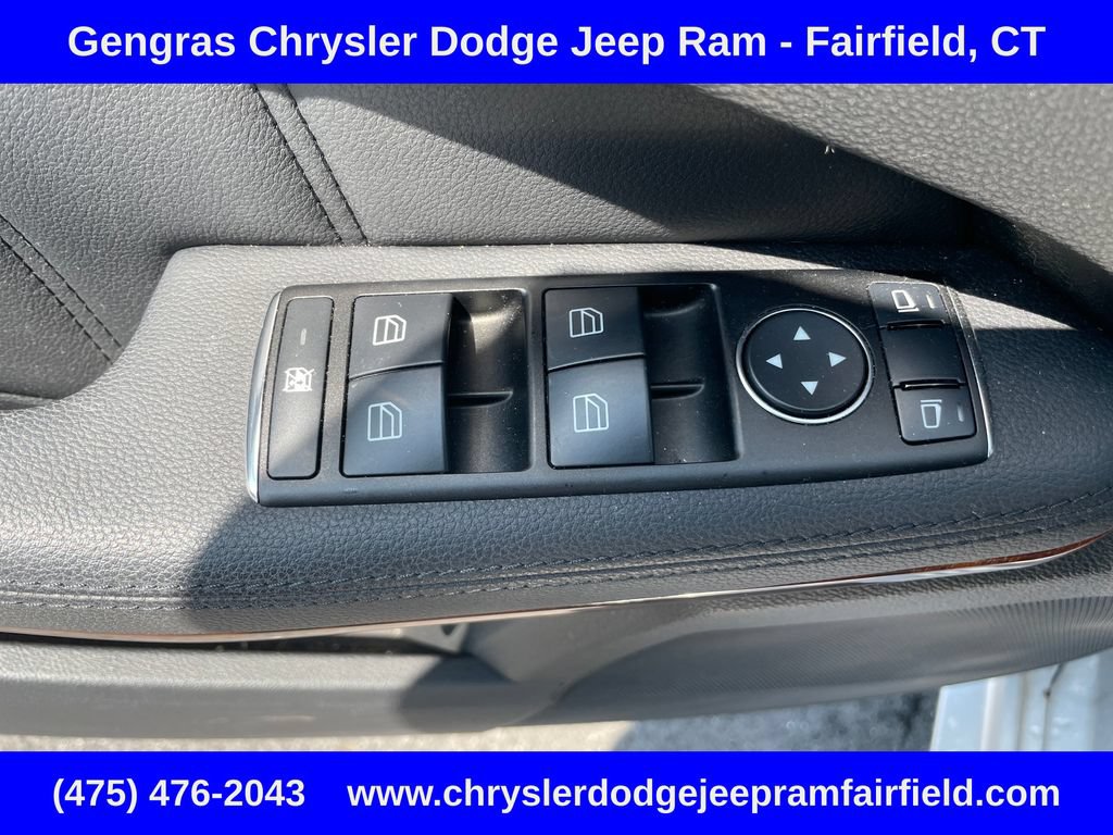Used 2013 Mercedes-Benz E 350 4MATIC Sedan image 40