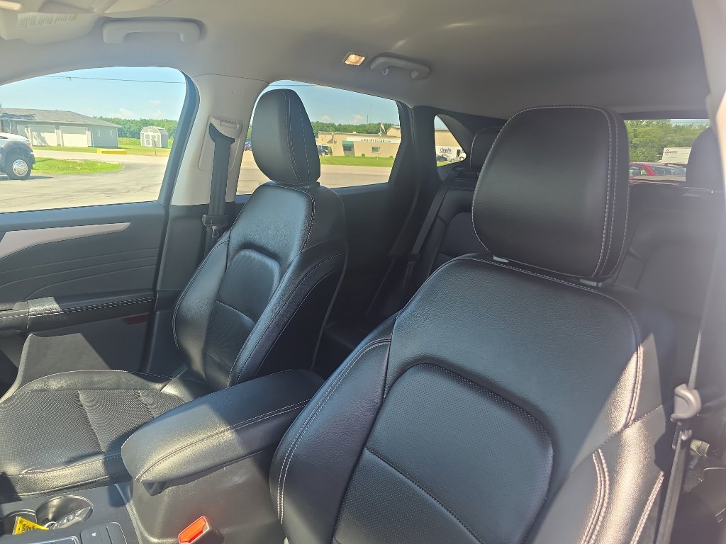 Used 2022 Ford Escape SEL image 6