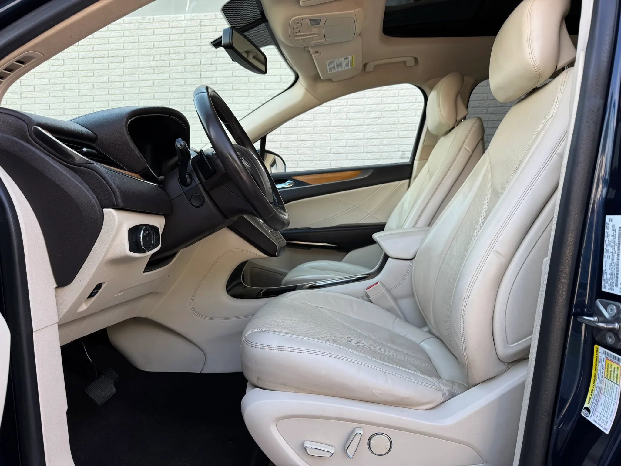 Used 2015 Lincoln MKC FWD w/ Equipment Group 102A Reserve image 14