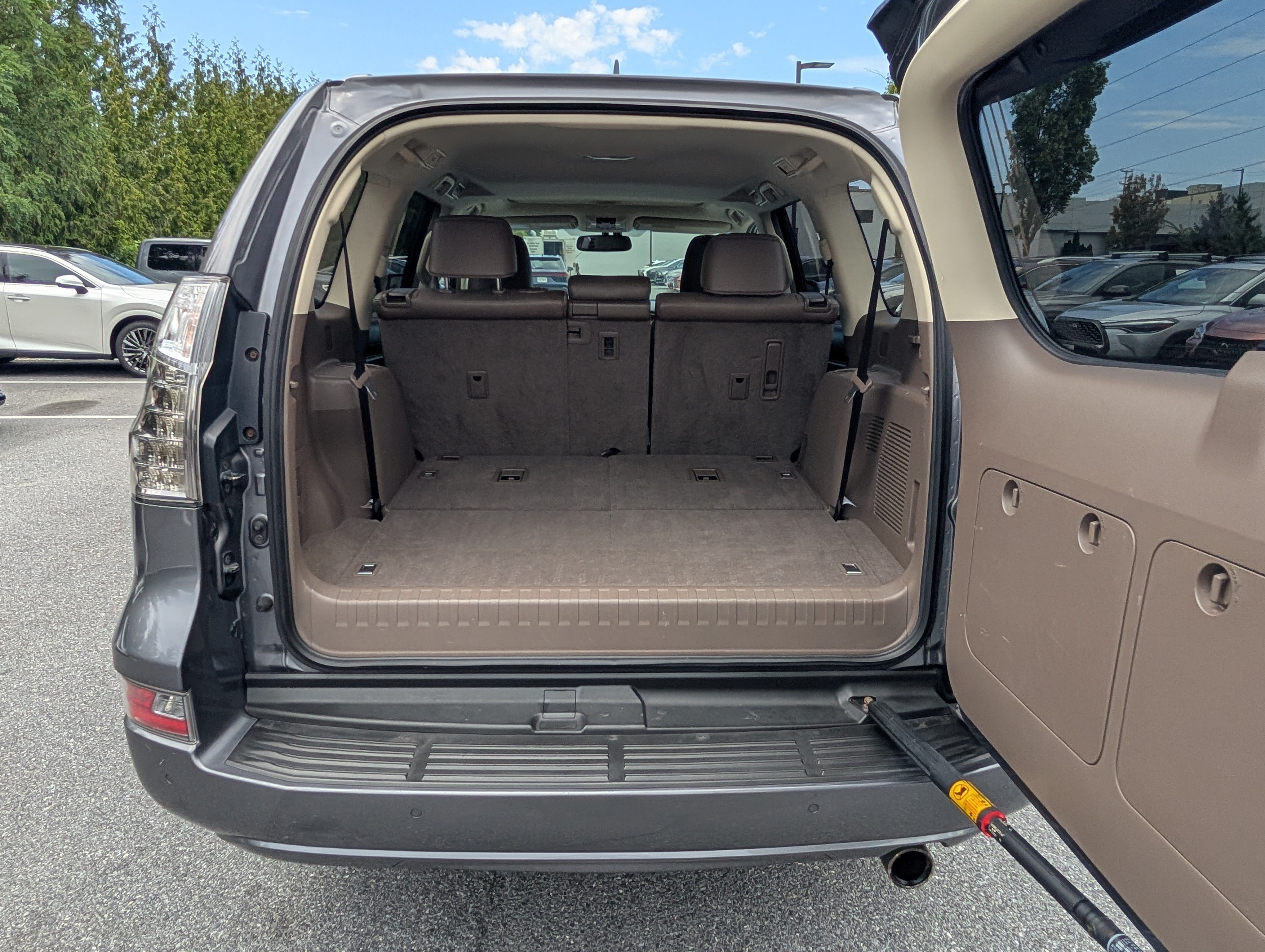 Used 2017 Lexus GX 460 Premium w/ Premium Package AWD/4WD image 12