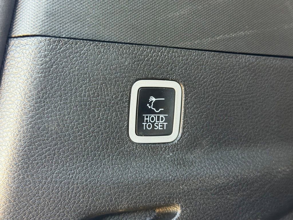 Certified 2025 Jeep Grand Wagoneer L Series III w/ Rear Seat Video Group 1 image 44